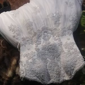 Oleg cassini wedding dress